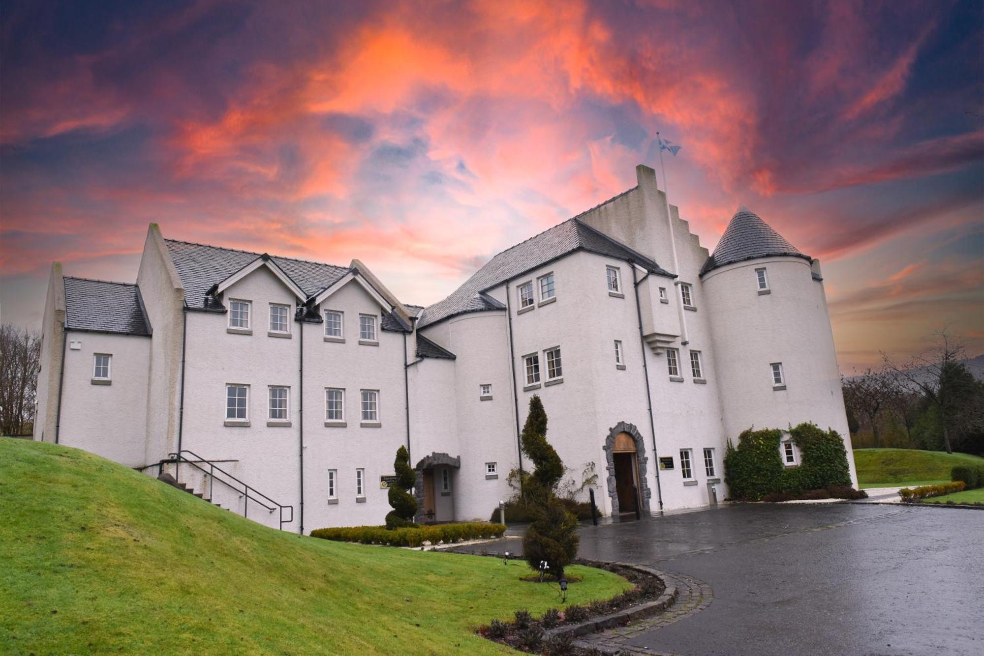 Glenskirlie Castle Hotel Banknock Eksteriør billede